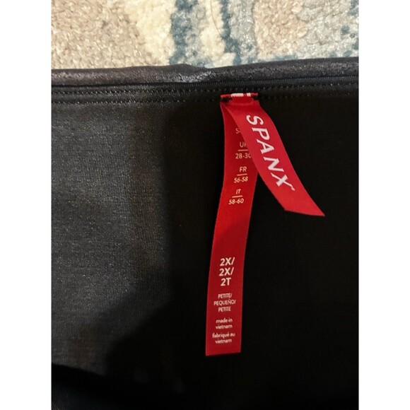 Spanx Women’s Black Faux Leather Leggings Size 2X - Picture 3 of 3